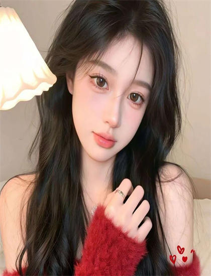 辣妹神探色彩运用解析：色调选择与情绪表达分析