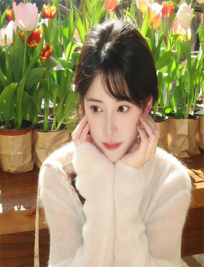 《最美逆行者》服装道具最新解析：时代还原与细节设计评价